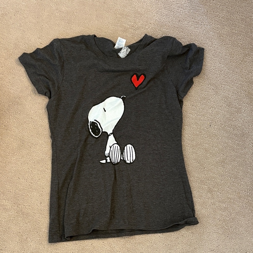 Snoopy T-Shirt - Gray with Red Heart
